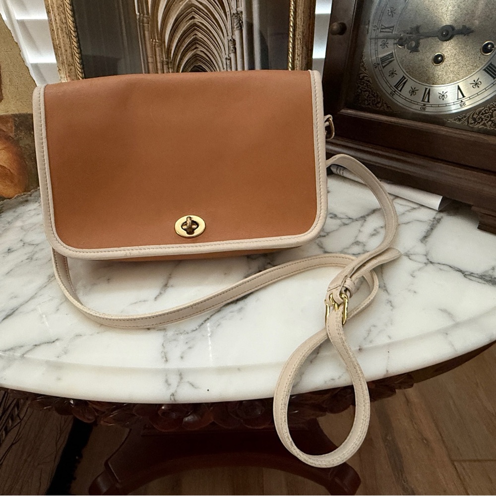 Authentic Vintage Coach Spectator Pocket Purse Camel & Bone M1P-9668